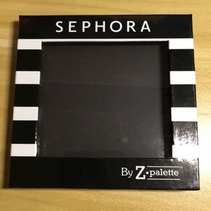 2 Z Palettes with 2 eyeshadows